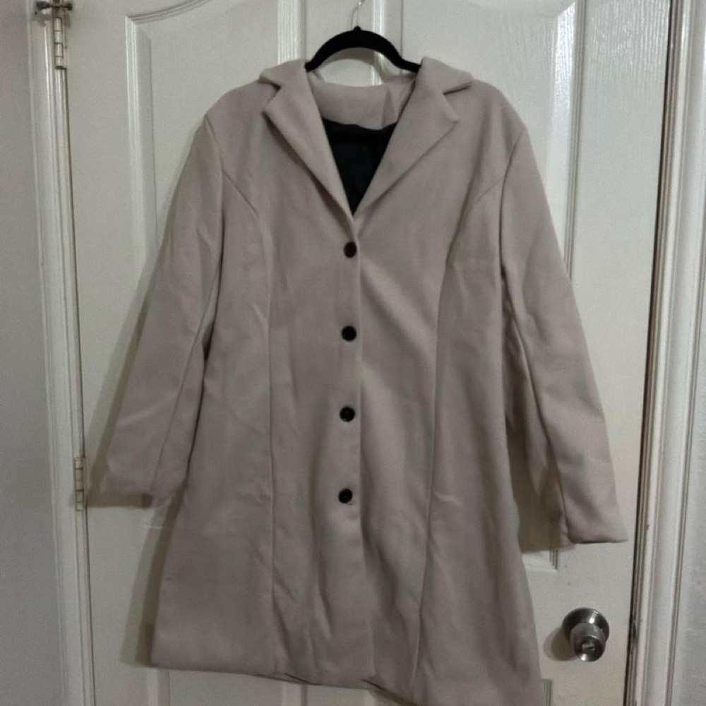 Woman's coat in excellent condition
